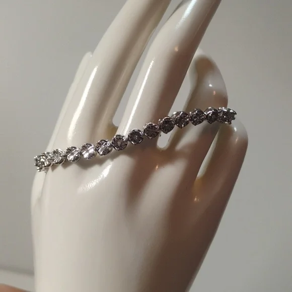925 Sterling And Lab Created Diamond Tennis Bracelet 7" - Picture 2 of 8